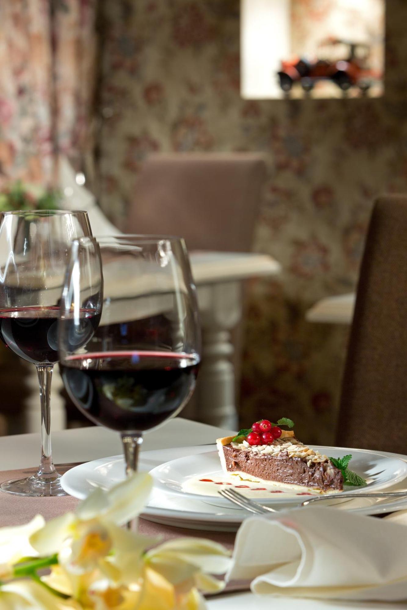 De Gaulle Boutique Hotel Kharkiv Bagian luar foto