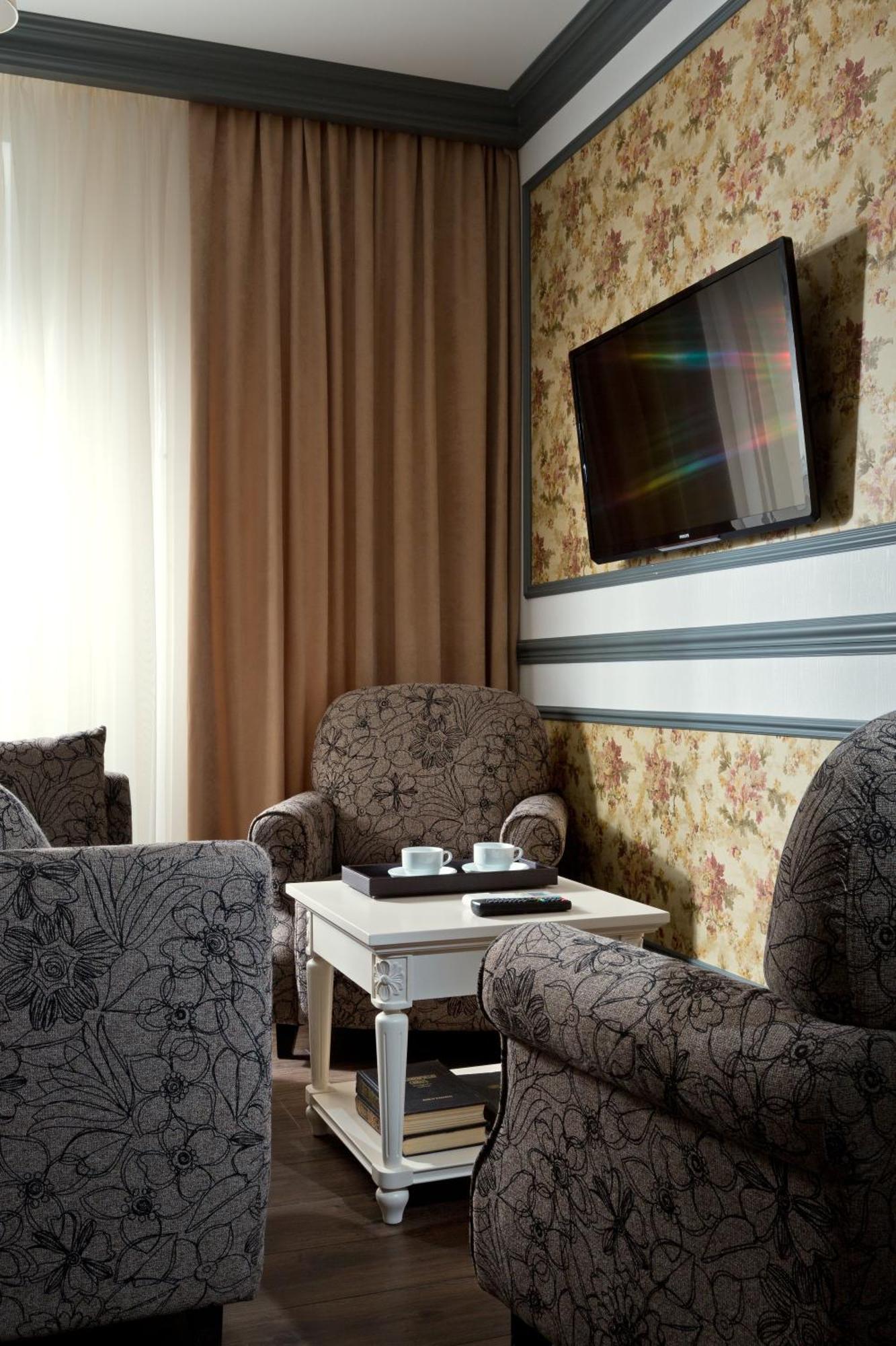 De Gaulle Boutique Hotel Kharkiv Bagian luar foto