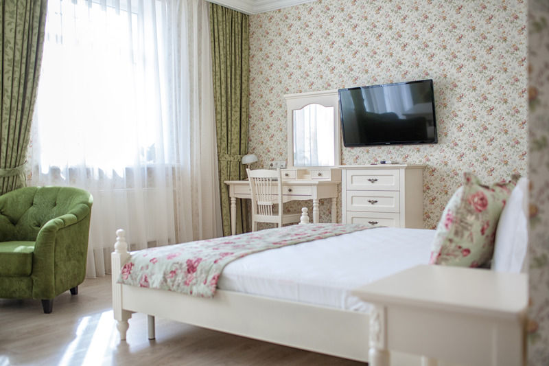 De Gaulle Boutique Hotel Kharkiv Bagian luar foto