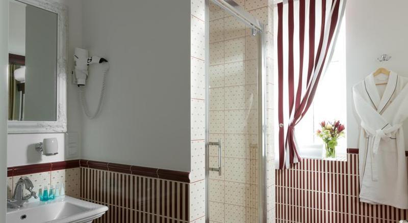 De Gaulle Boutique Hotel Kharkiv Bagian luar foto