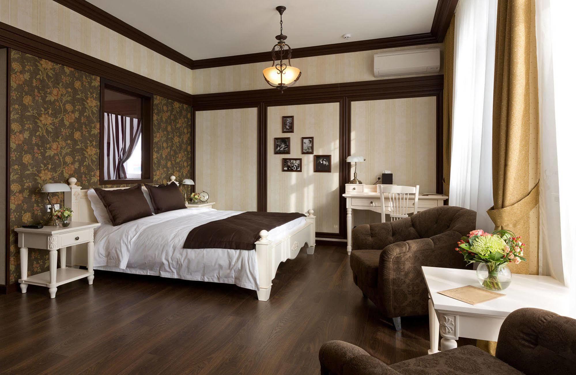 De Gaulle Boutique Hotel Kharkiv Bagian luar foto