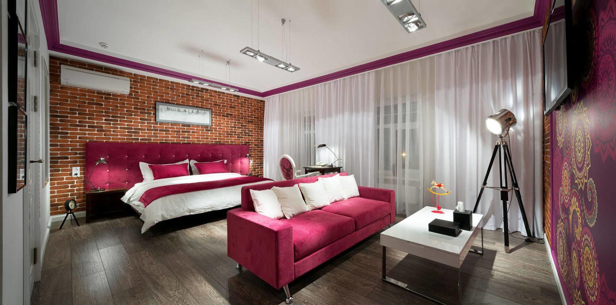 De Gaulle Boutique Hotel Kharkiv Bagian luar foto