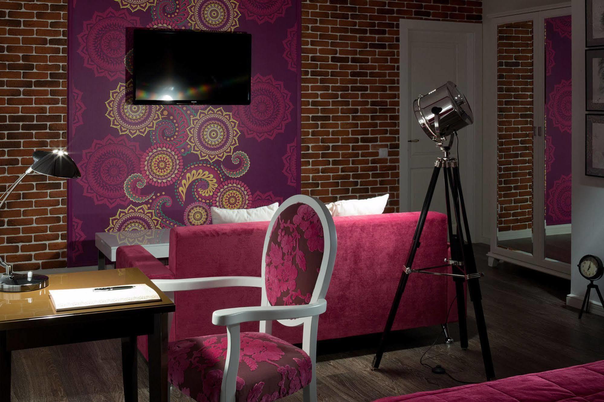 De Gaulle Boutique Hotel Kharkiv Bagian luar foto