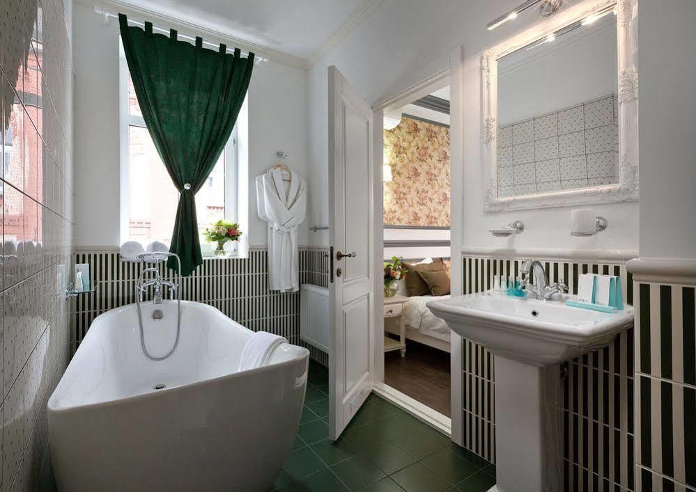 De Gaulle Boutique Hotel Kharkiv Bagian luar foto
