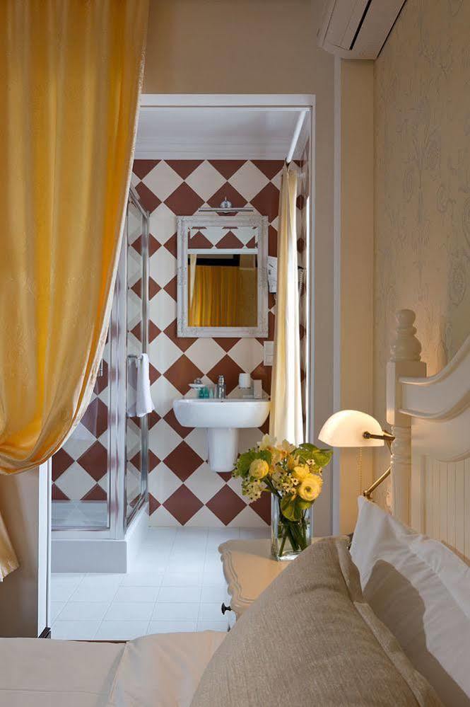 De Gaulle Boutique Hotel Kharkiv Bagian luar foto