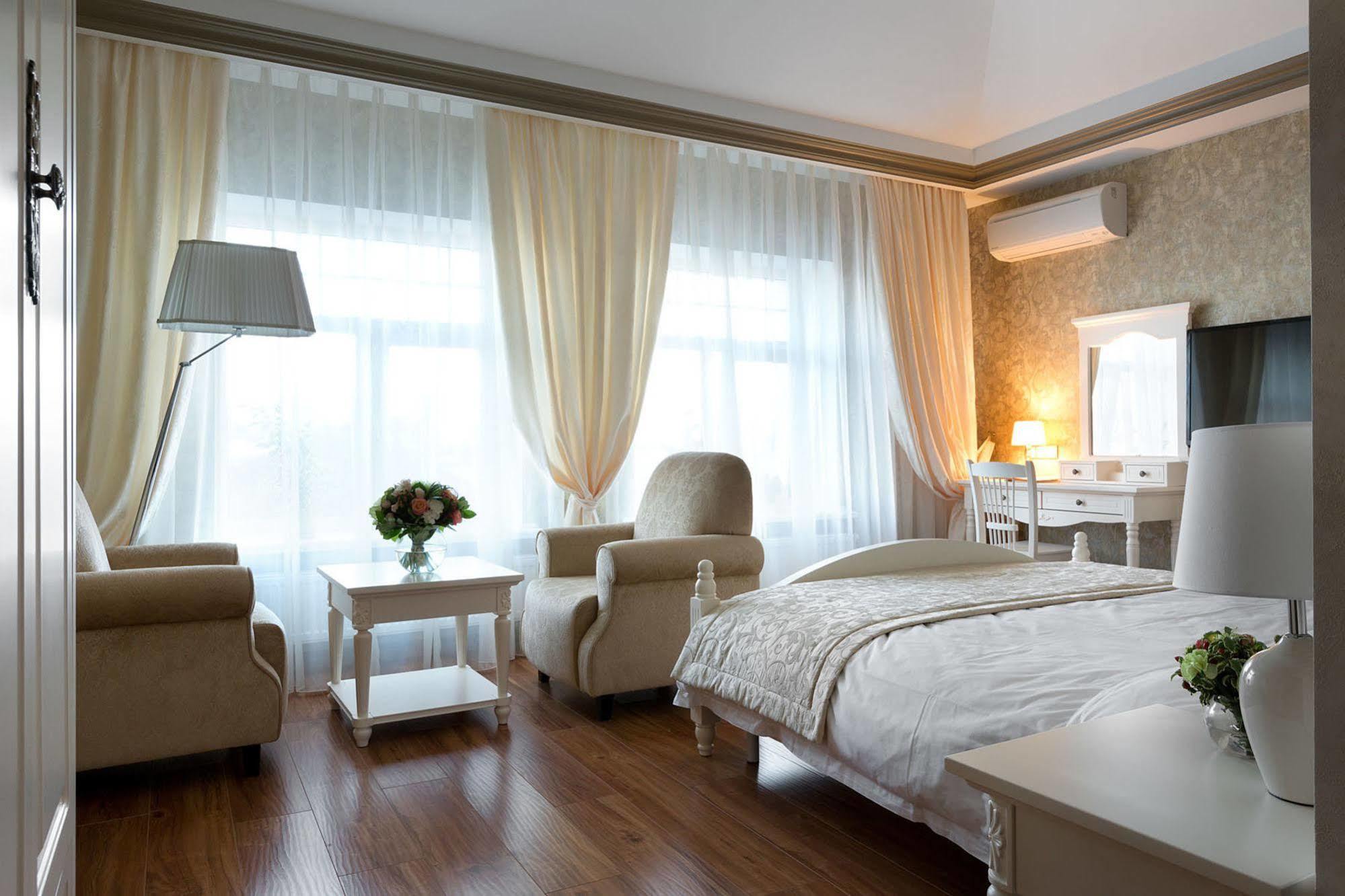 De Gaulle Boutique Hotel Kharkiv Bagian luar foto